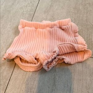 kate quinn Pink Ribbed Ruffle shorts 18-24m